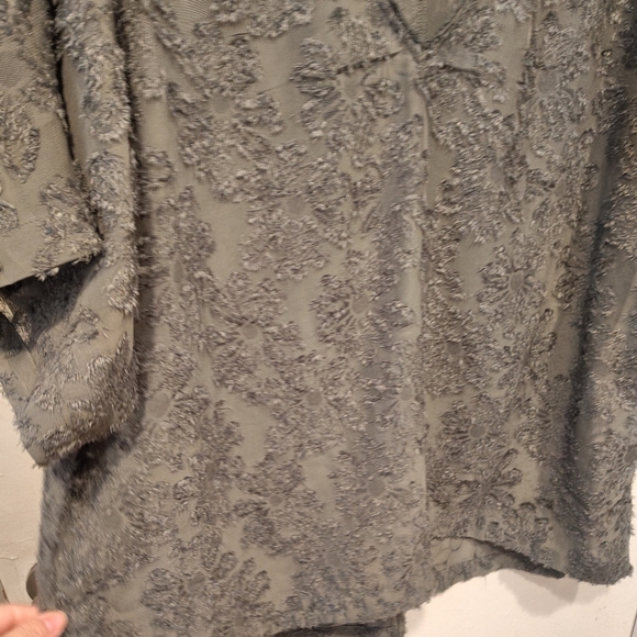 Avenue NWT Forest Khaki Sheer Floral Burnout Top  22/24 Casual Work Event Artsy - Picture 5 of 8